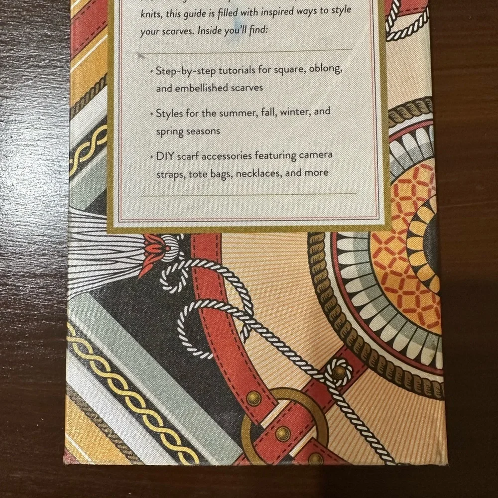 HOW to TIE a SCARF BOOK. Detailed pictures of 33 styles. Hermès ribbon bookmark. - Picture 2 of 14